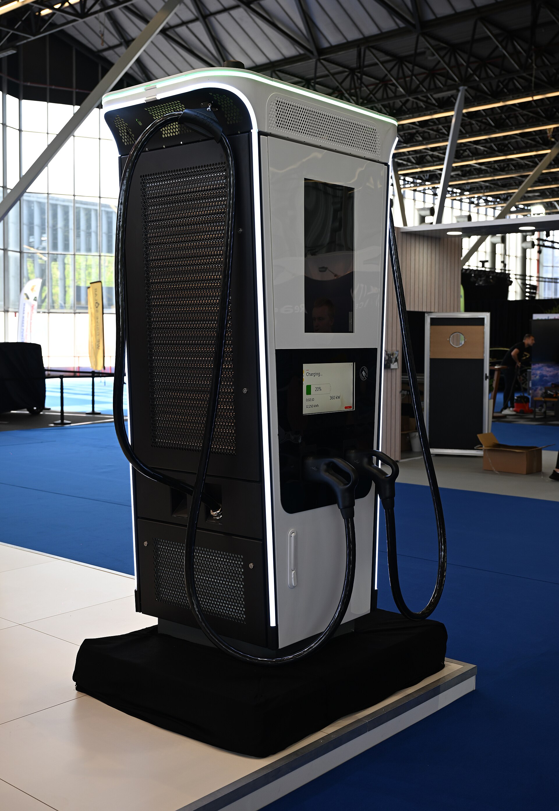 Wireless, Megawatt, and V2G: The Next Wave of EV Charging