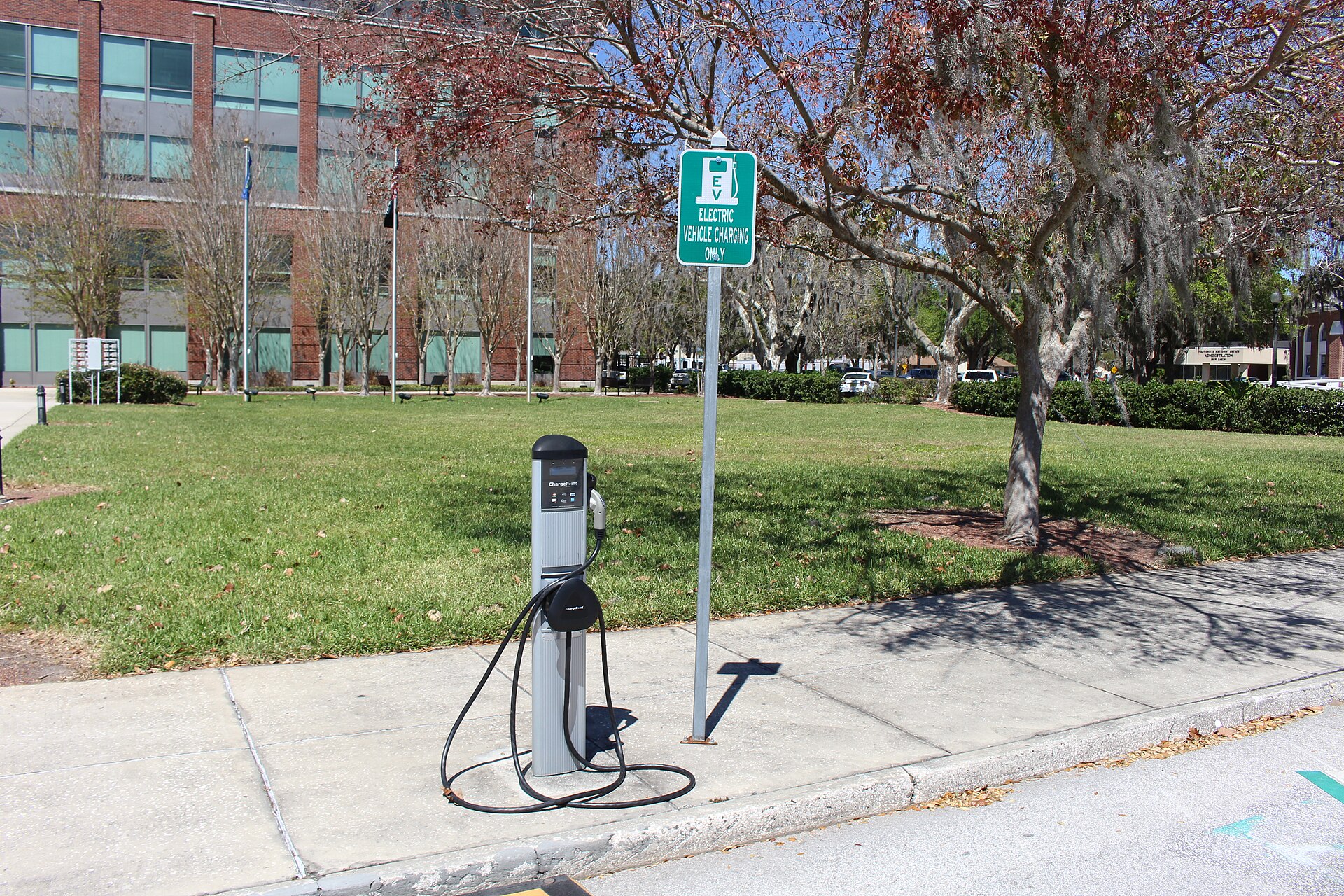 UK smart-charge rules set for 2025