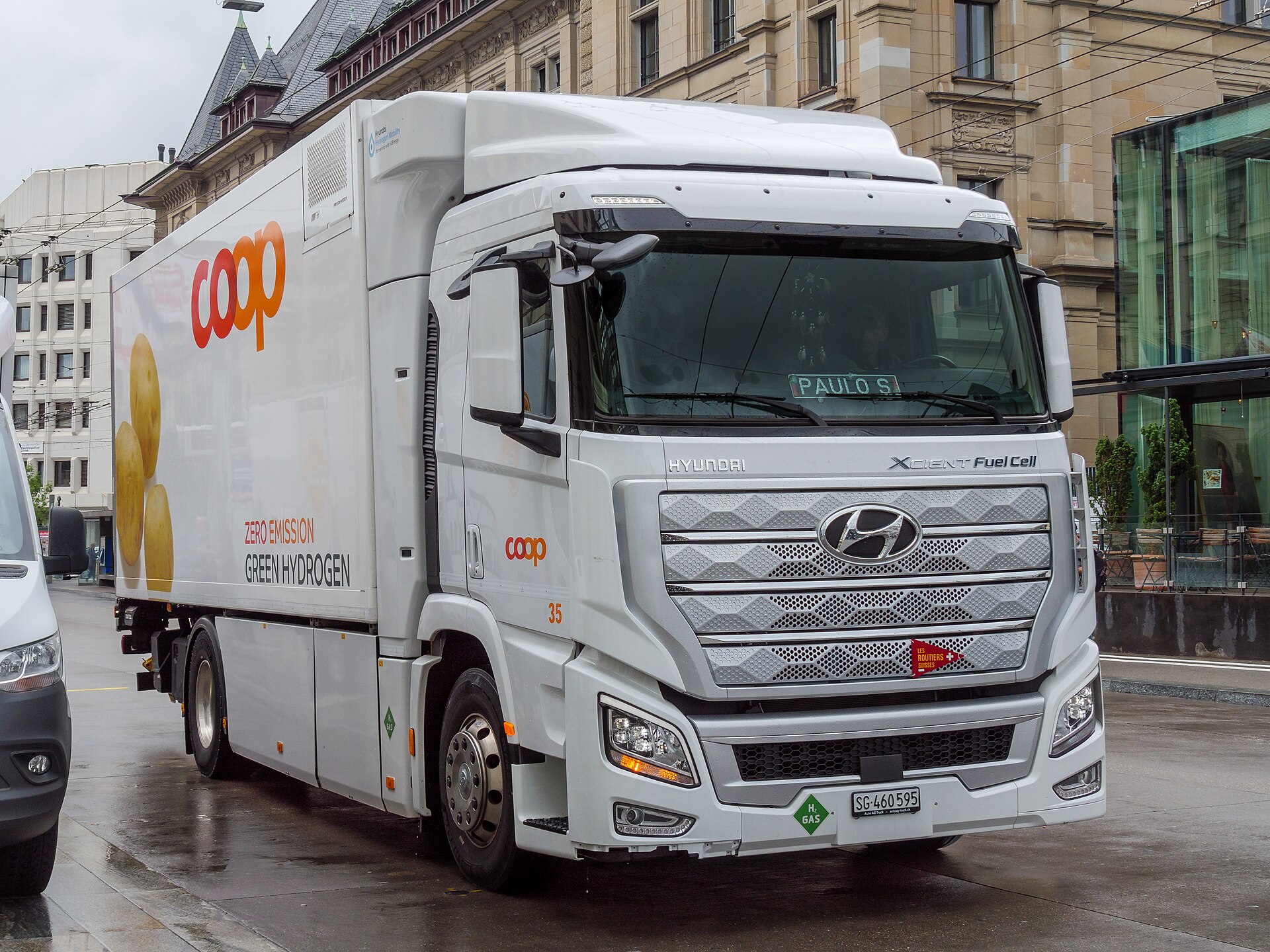 Hyundai shipped first hydrogen truck to Europe in 2020