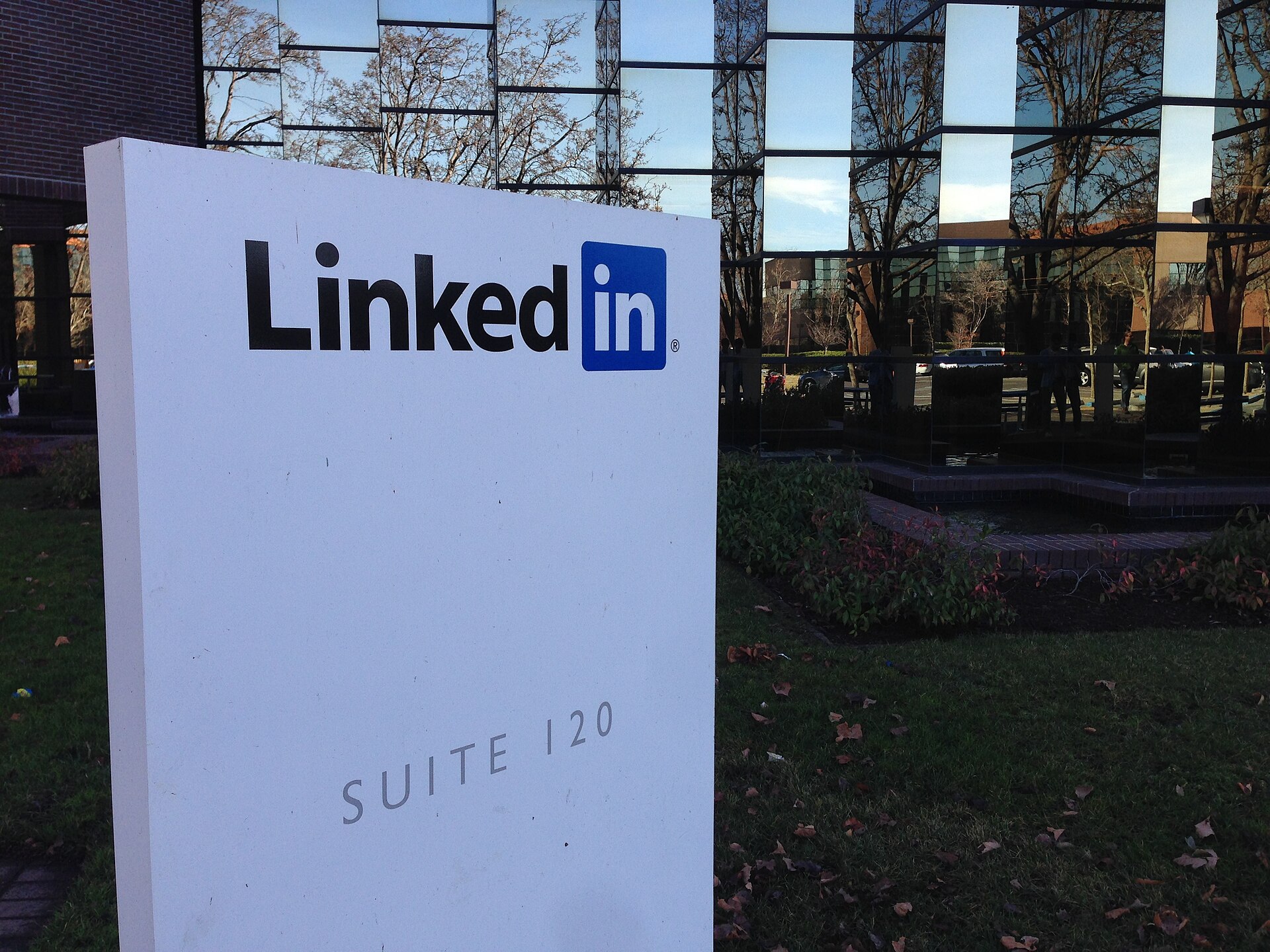 Raconteur built a LinkedIn audience: 170k followers