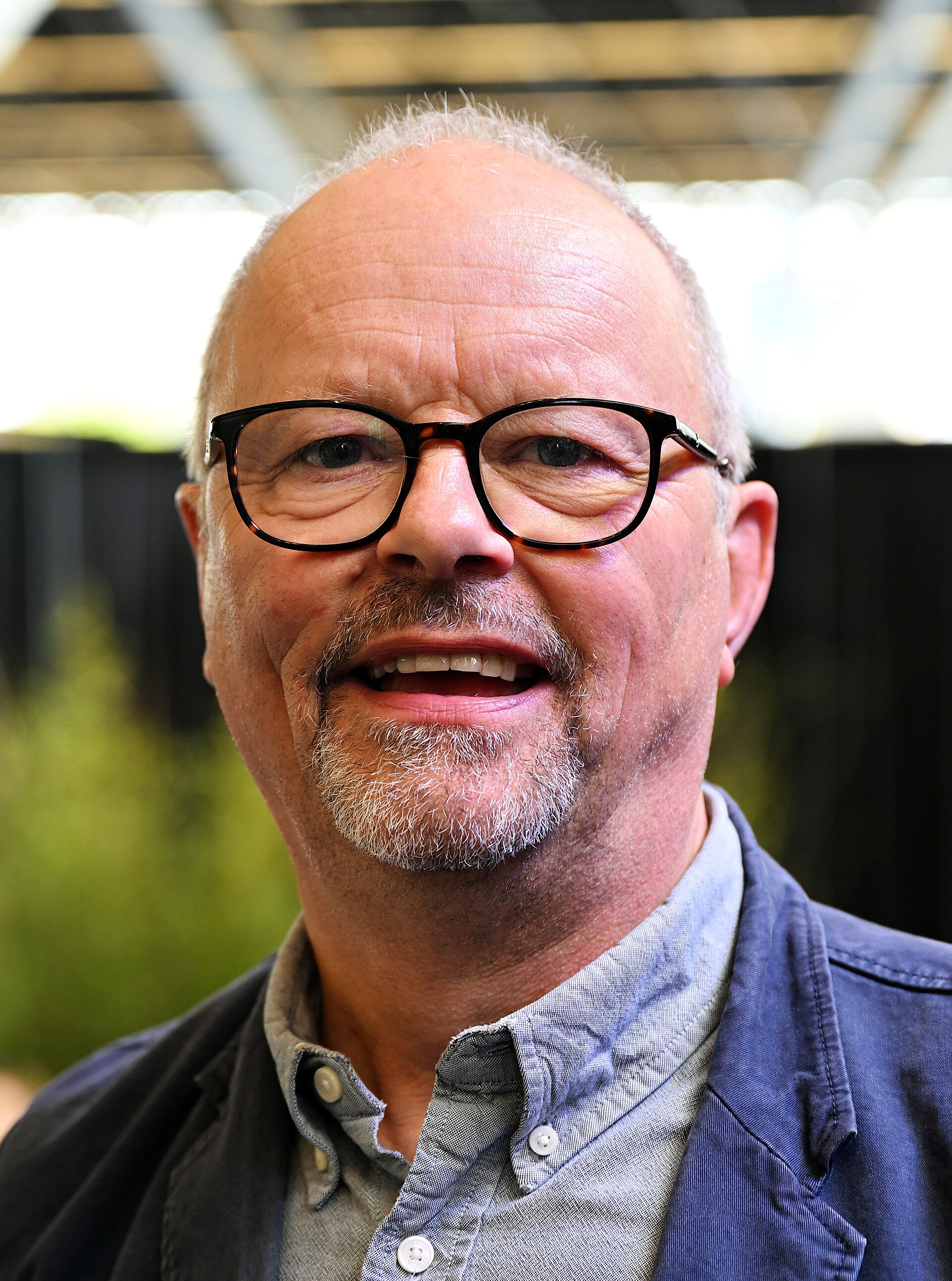 Robert Llewellyn on the Green Transport Revolution